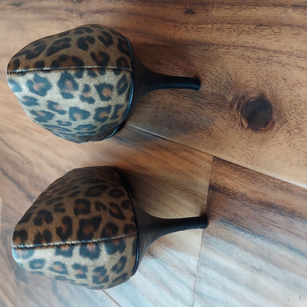 Pumps - Picture 4 of 5